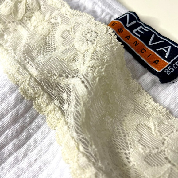 Neva Esancia Lace Front Cropped Tank top: White - Picture 2 of 4